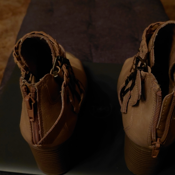 Sugar Women's Beige Peep-Toe Heels - Picture 4 of 6